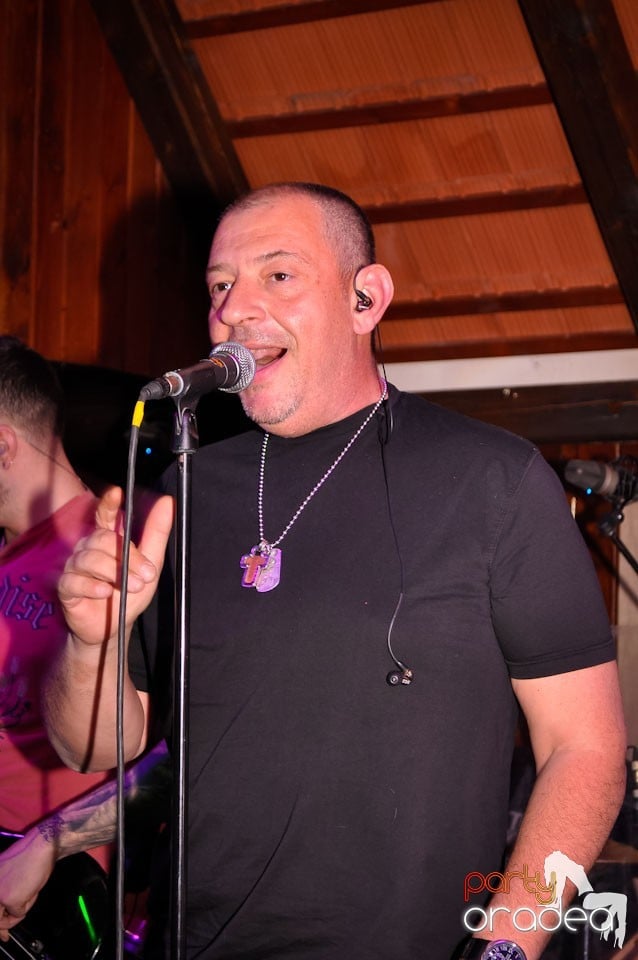 Concert Proconsul în Queen's, Queen's Music Pub