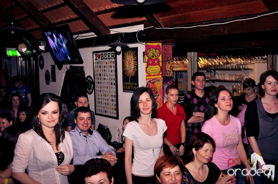 Concert Proconsul în Queen's, Queen's Music Pub