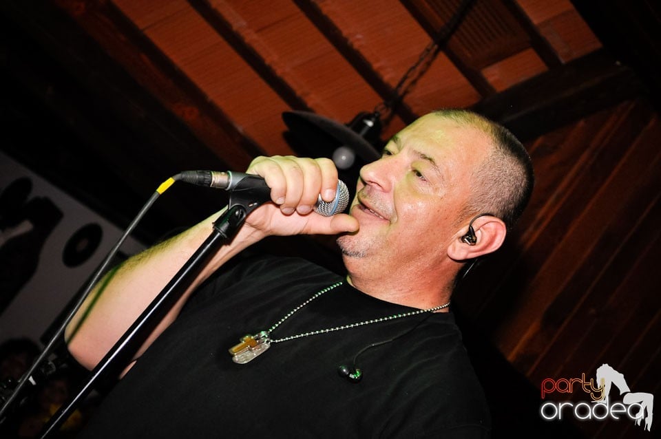 Concert Proconsul în Queen's, Queen's Music Pub