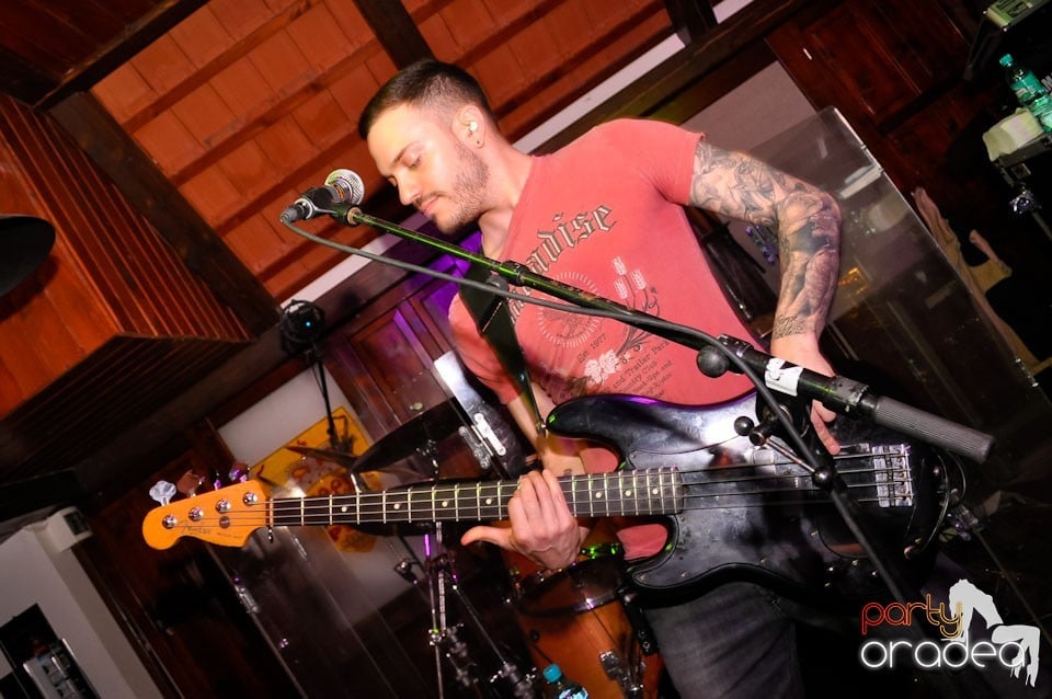 Concert Proconsul în Queen's, Queen's Music Pub