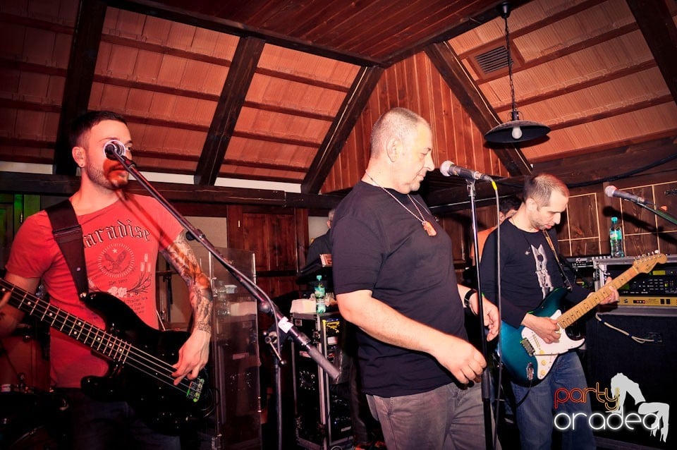 Concert Proconsul în Queen's, Queen's Music Pub