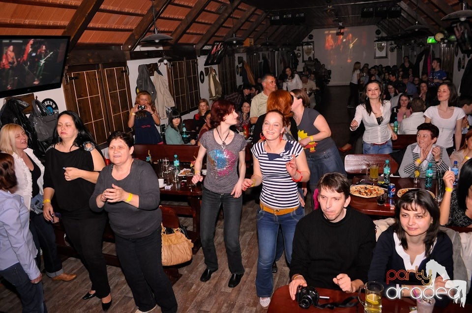 Concert Proconsul în Queen's, Queen's Music Pub