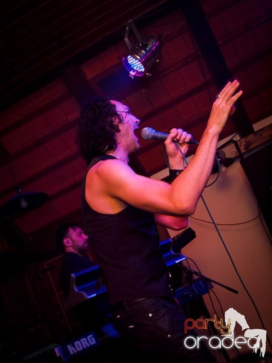 Concert Publika în Queens, Queen's Music Pub