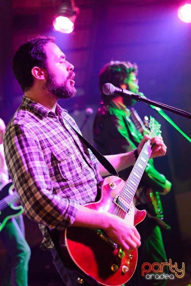 Concert Robin And The Backstabbers, Queen's Music Pub