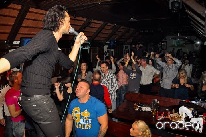 Concert Trupa Publika, Queen's Music Pub