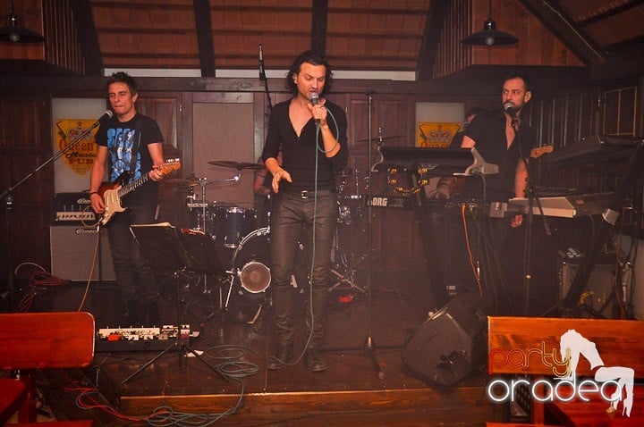 Concert Trupa Publika, Queen's Music Pub