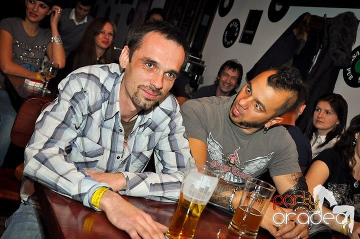 Concert Trupa Publika, Queen's Music Pub