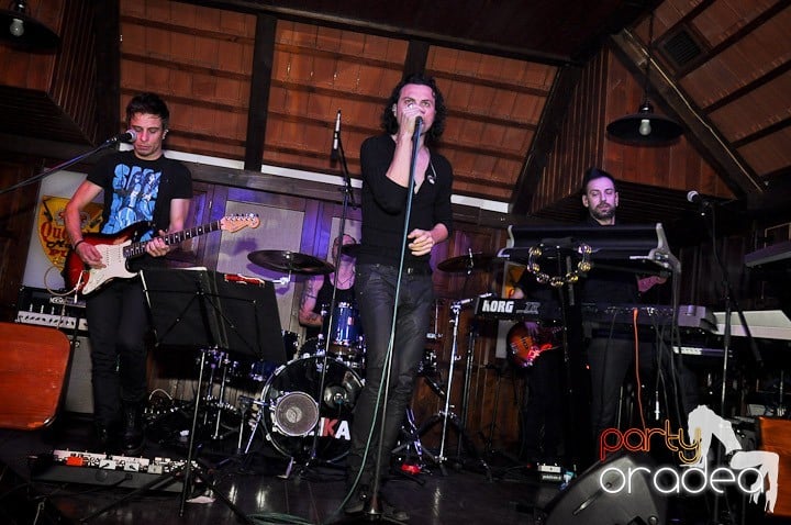 Concert Trupa Publika, Queen's Music Pub