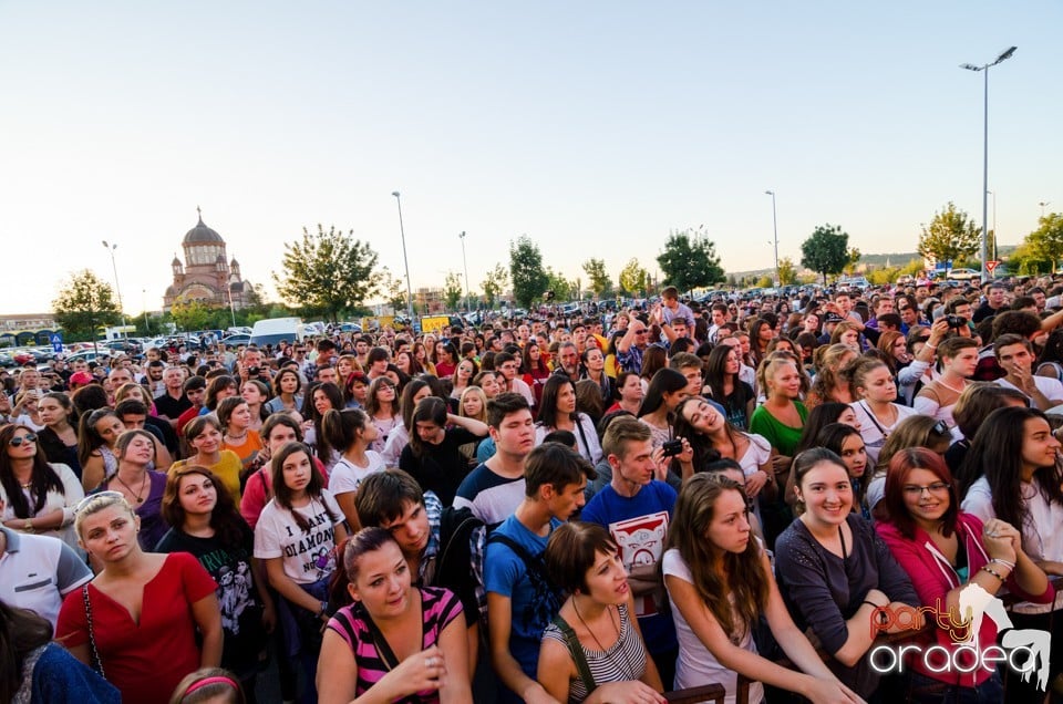 Concert Vama, Lotus Center