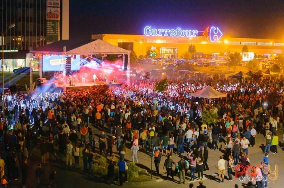 Concertul Referendumului, Lotus Center