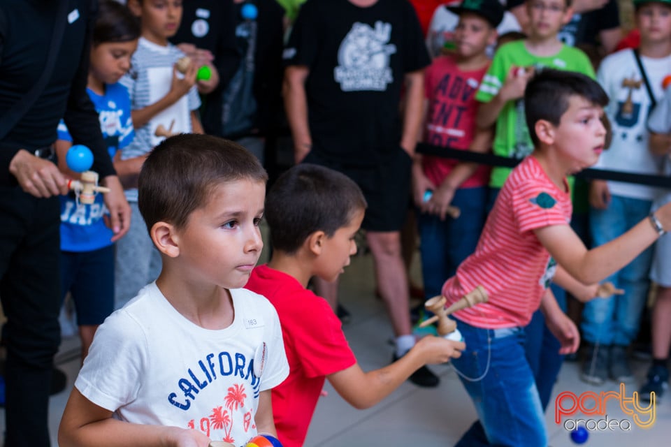 Concurs Kendama, Lotus Center