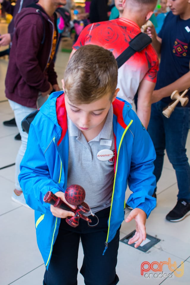 Concurs Kendama, Lotus Center