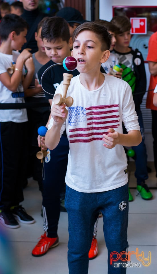 Concurs Kendama, Lotus Center