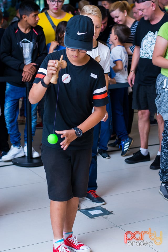 Concurs Kendama, Lotus Center