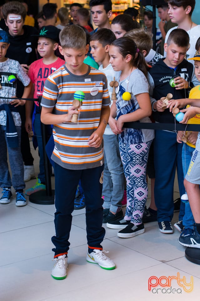 Concurs Kendama, Lotus Center