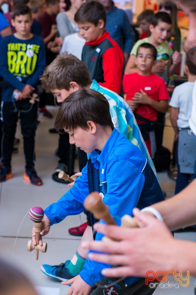 Concurs Kendama, Lotus Center