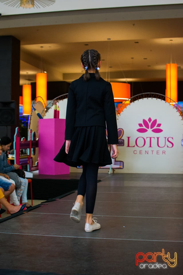 Cool for School, Lotus Center