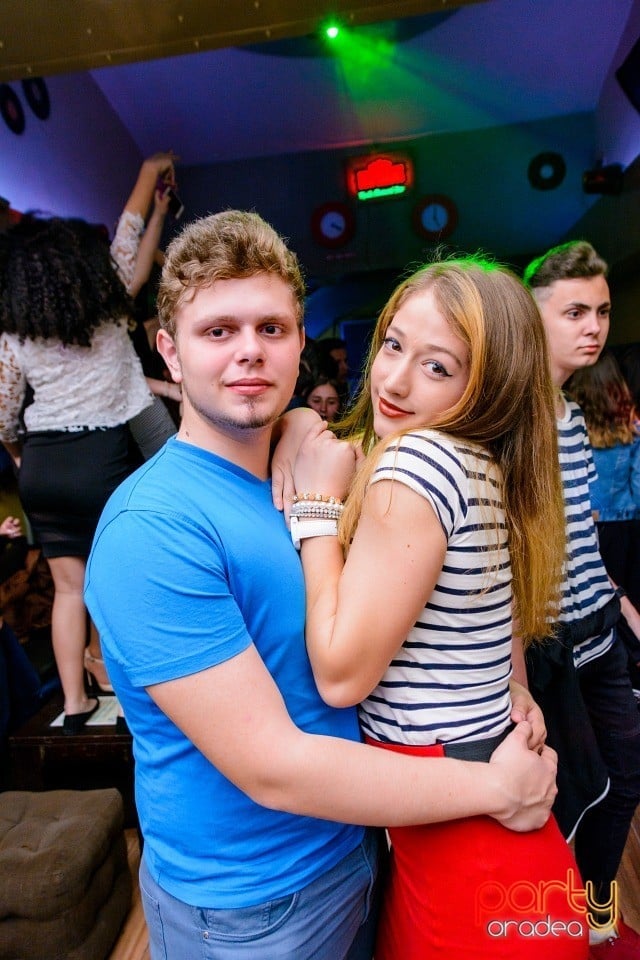 Couple Swing Party,