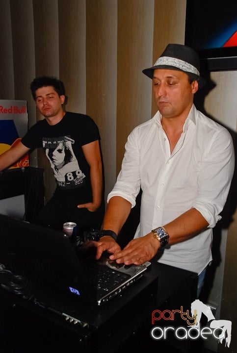 Coxxo şi Pityu la Kadó Cafe, 