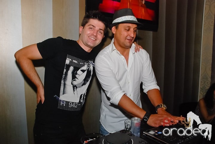 Coxxo şi Pityu la Kadó Cafe, 