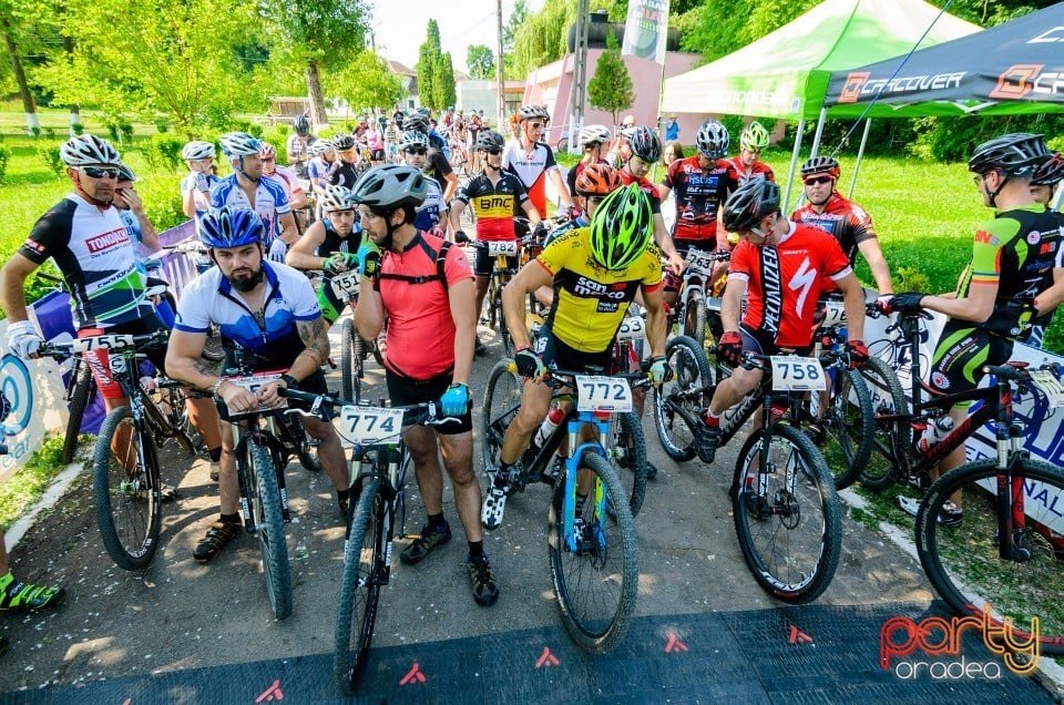 Crater Maraton, Băile 1 Mai