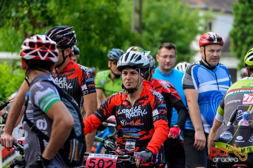 Crater Maraton, Băile 1 Mai