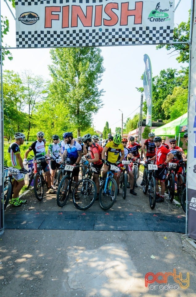 Crater Maraton, Băile 1 Mai