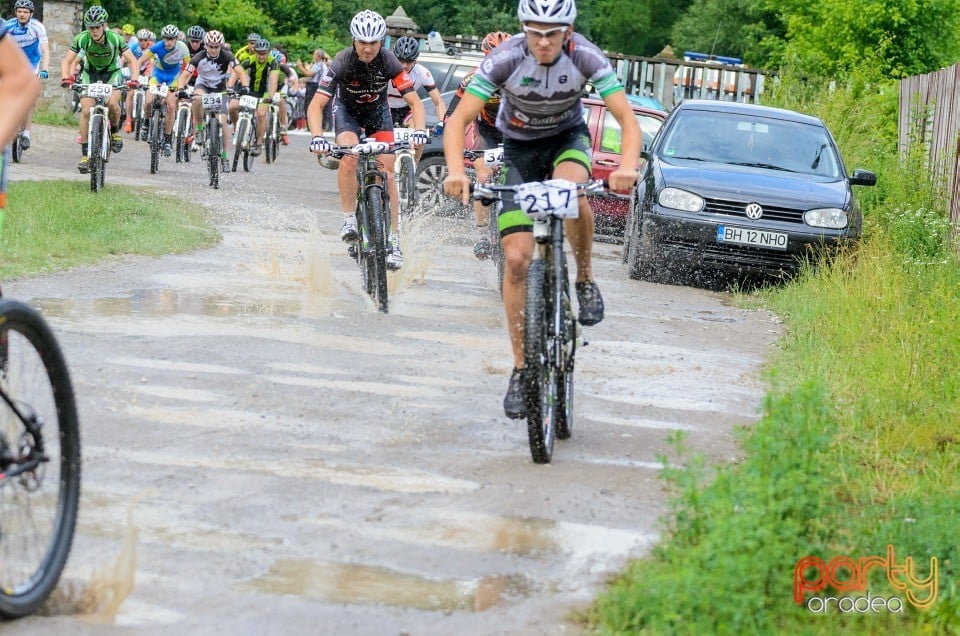 Crater Maraton, Băile 1 Mai