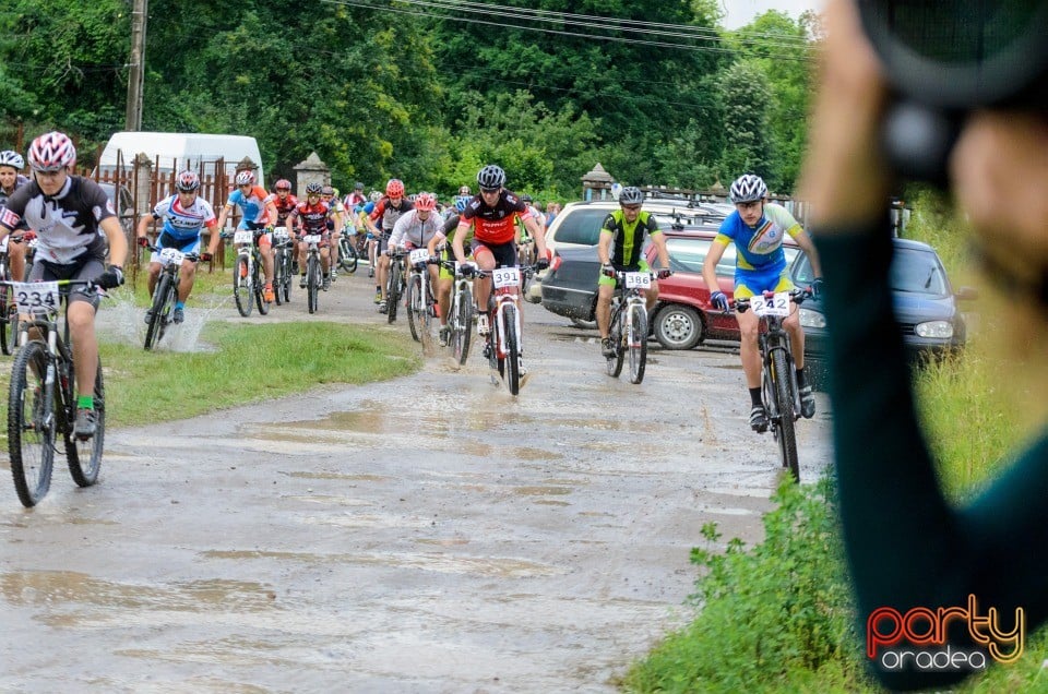 Crater Maraton, Băile 1 Mai