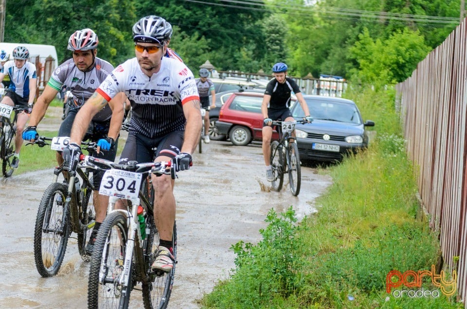 Crater Maraton, Băile 1 Mai