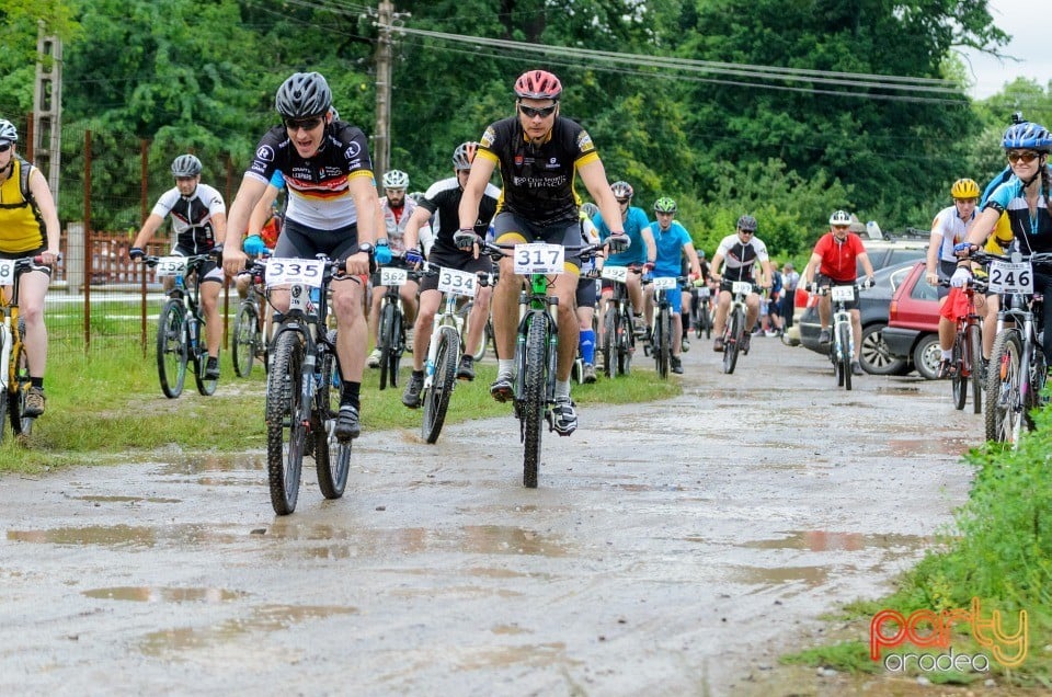 Crater Maraton, Băile 1 Mai