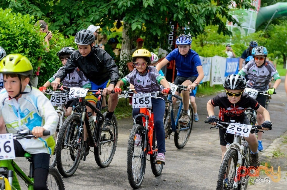 Crater Maraton, Băile 1 Mai