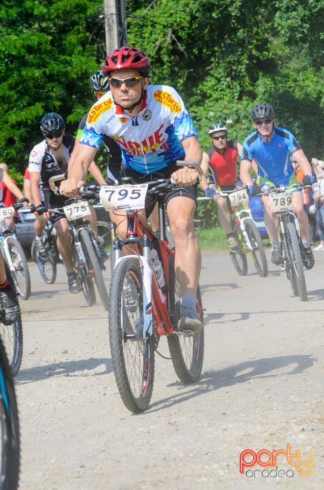 Crater Maraton, Băile 1 Mai