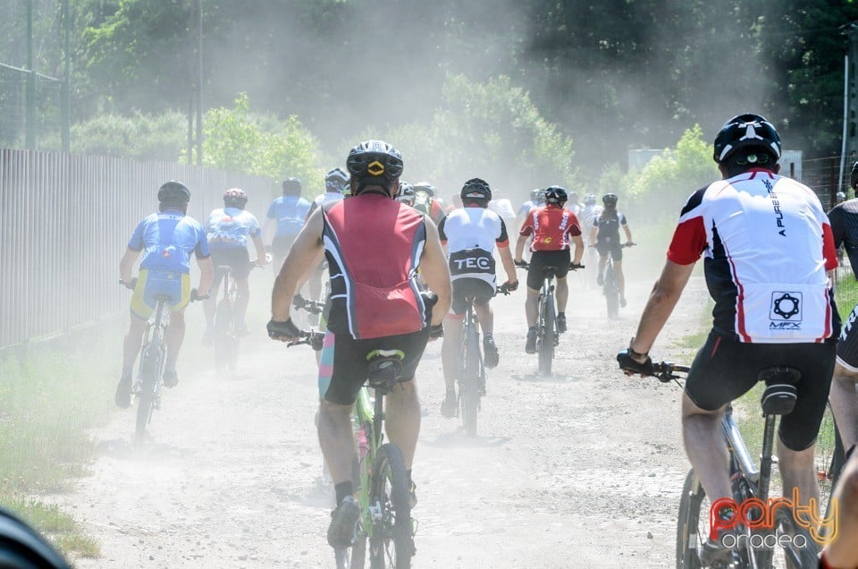 Crater Maraton, Băile 1 Mai