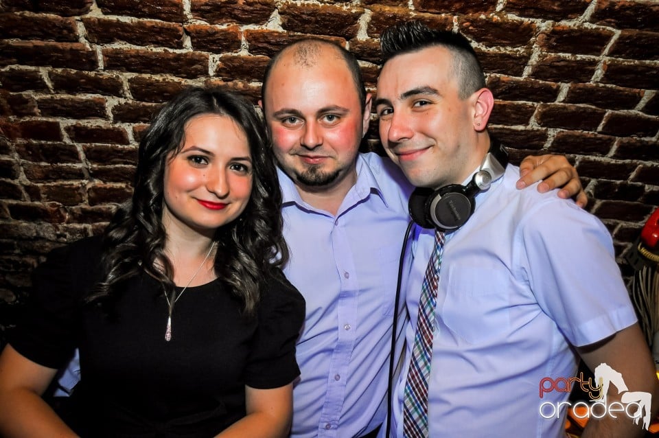 Crazy One Hour Free Holsten Party, 