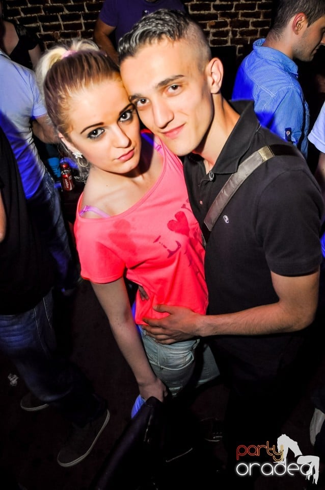 Crazy One Hour Free Holsten Party, 