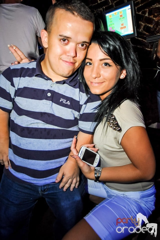 Crazy One Hour Free Holsten Party, 