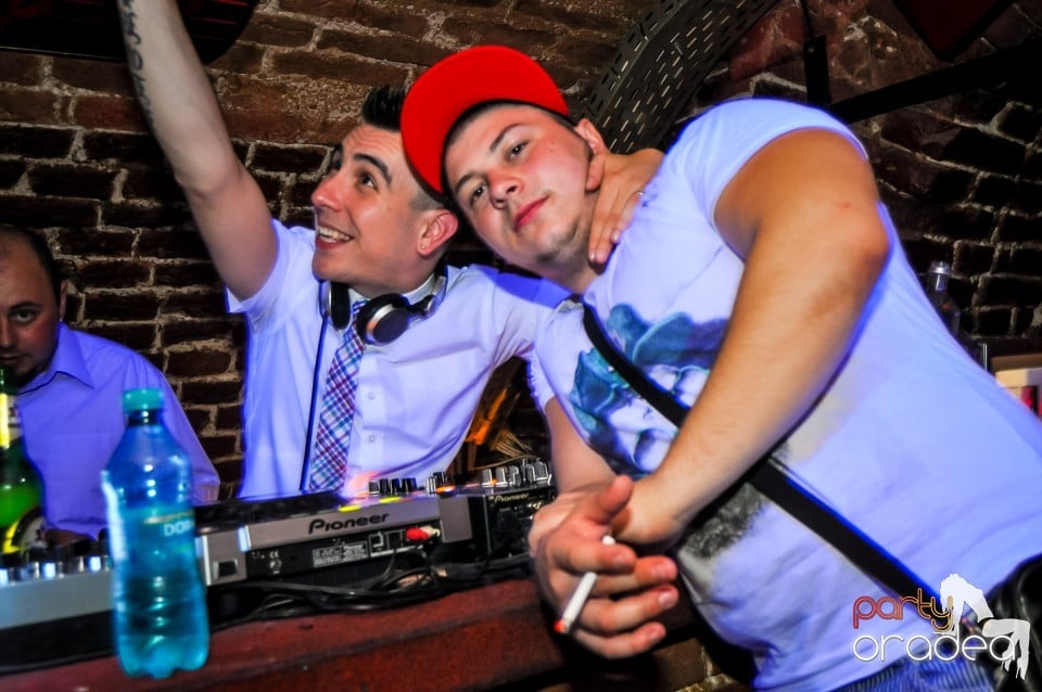 Crazy One Hour Free Holsten Party, 