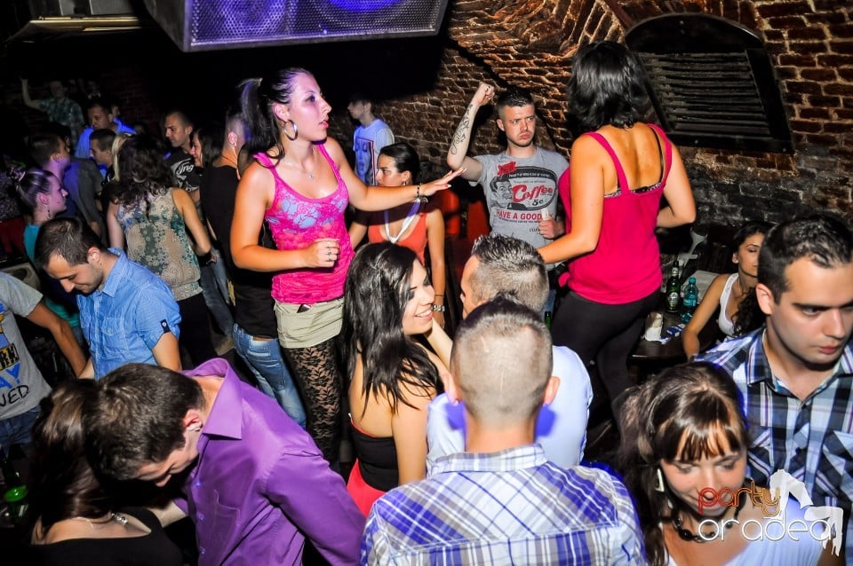 Crazy One Hour Free Holsten Party, 