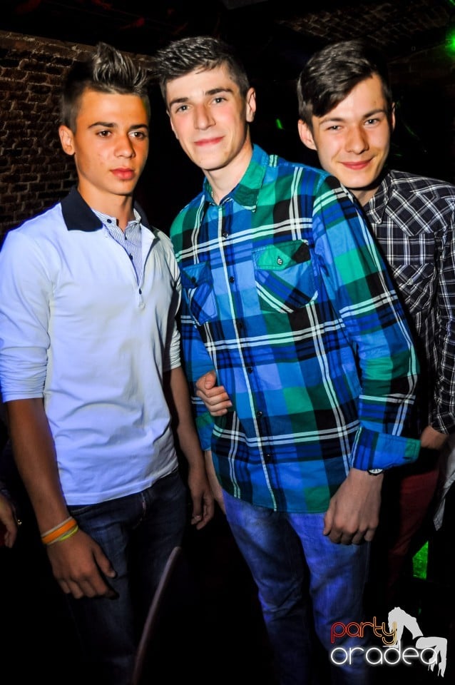 Crazy One Hour Free Holsten Party, 