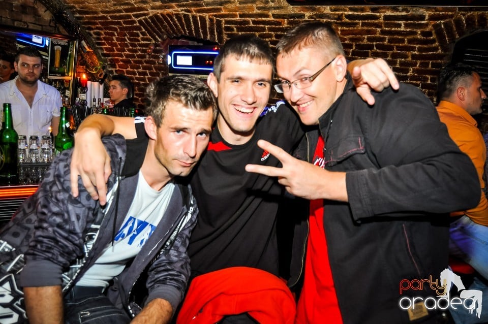 Crazy One Hour Free Holsten Party, 