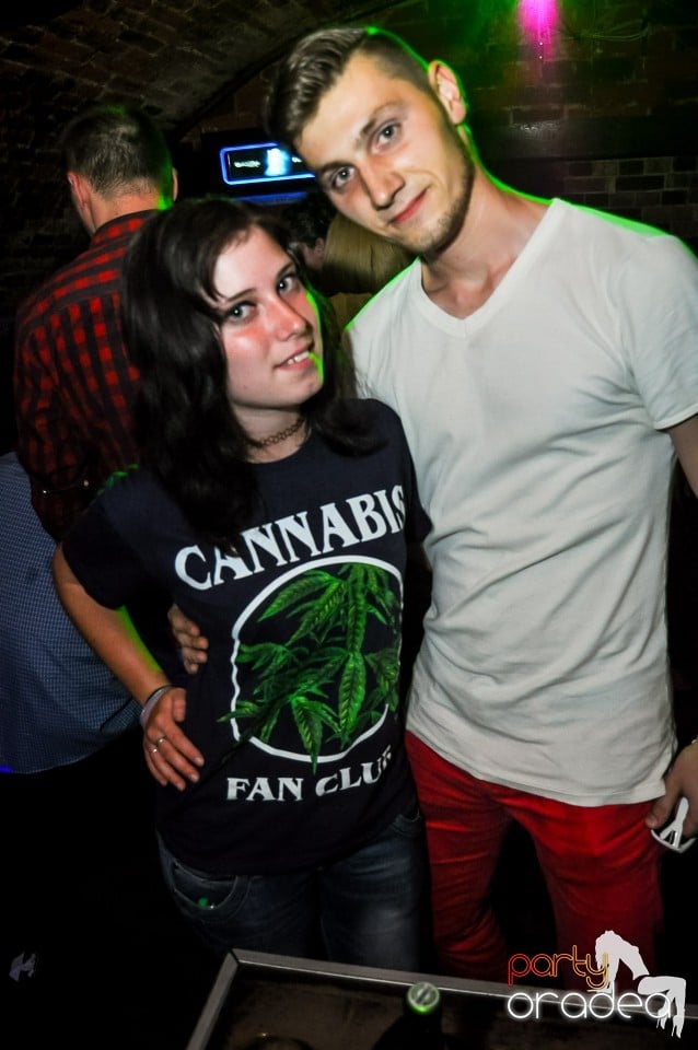 Crazy One Hour Free Holsten Party, 