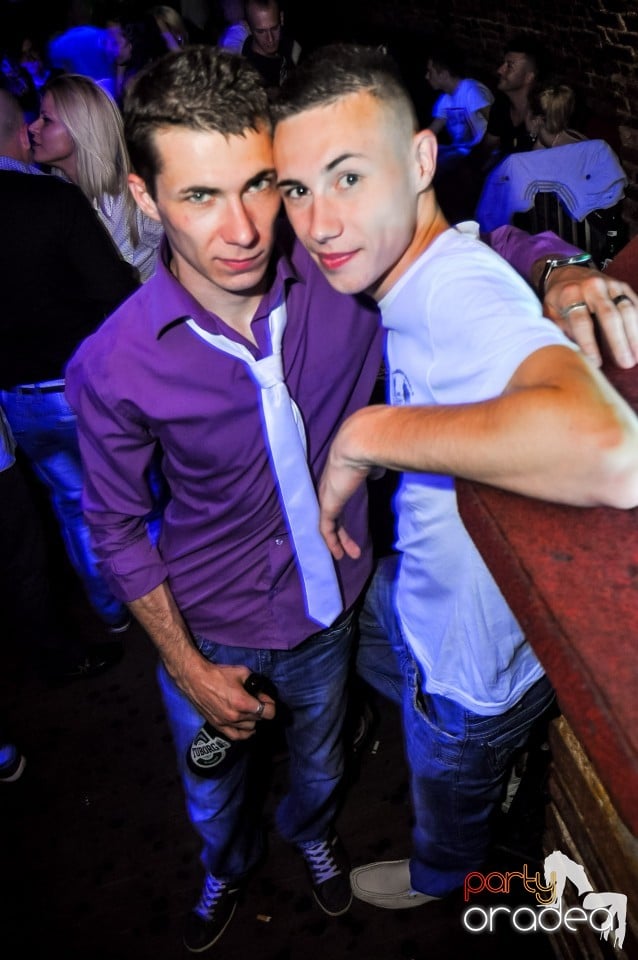 Crazy One Hour Free Holsten Party, 