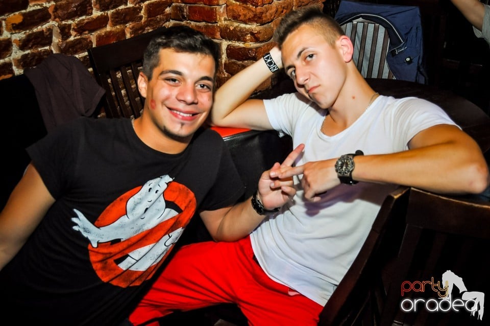 Crazy One Hour Free Holsten Party, 