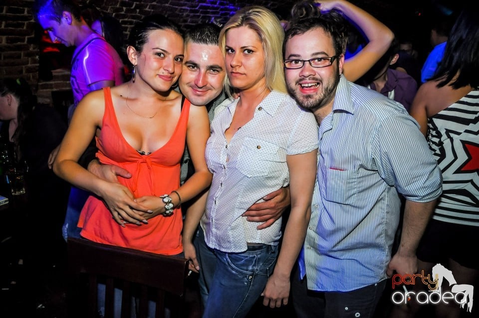 Crazy One Hour Free Holsten Party, 