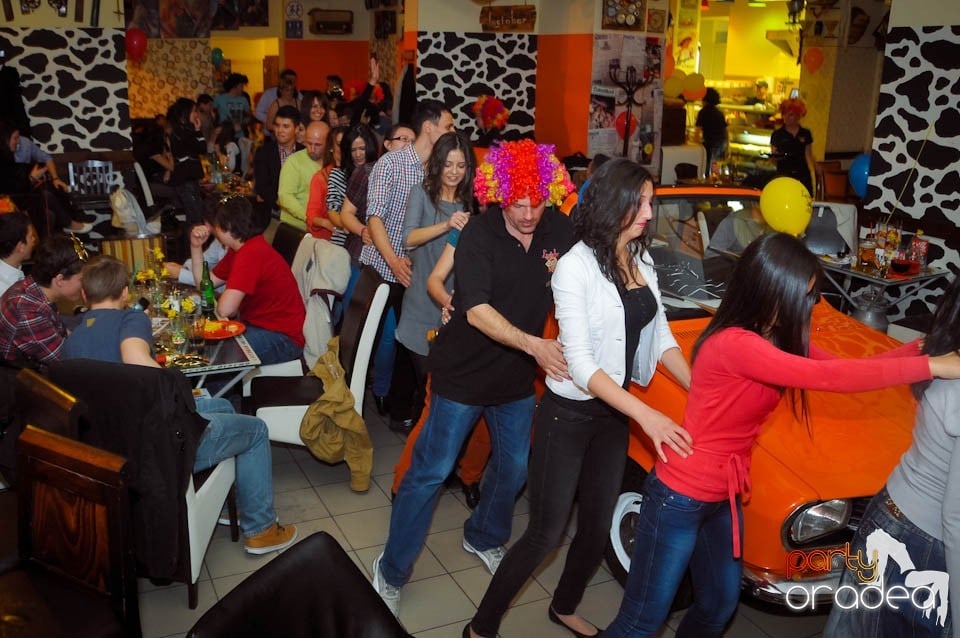 Crazy Party în Lactobar Retro Bistro,