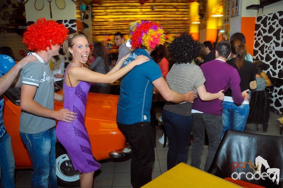 Crazy Party în Lactobar Retro Bistro,