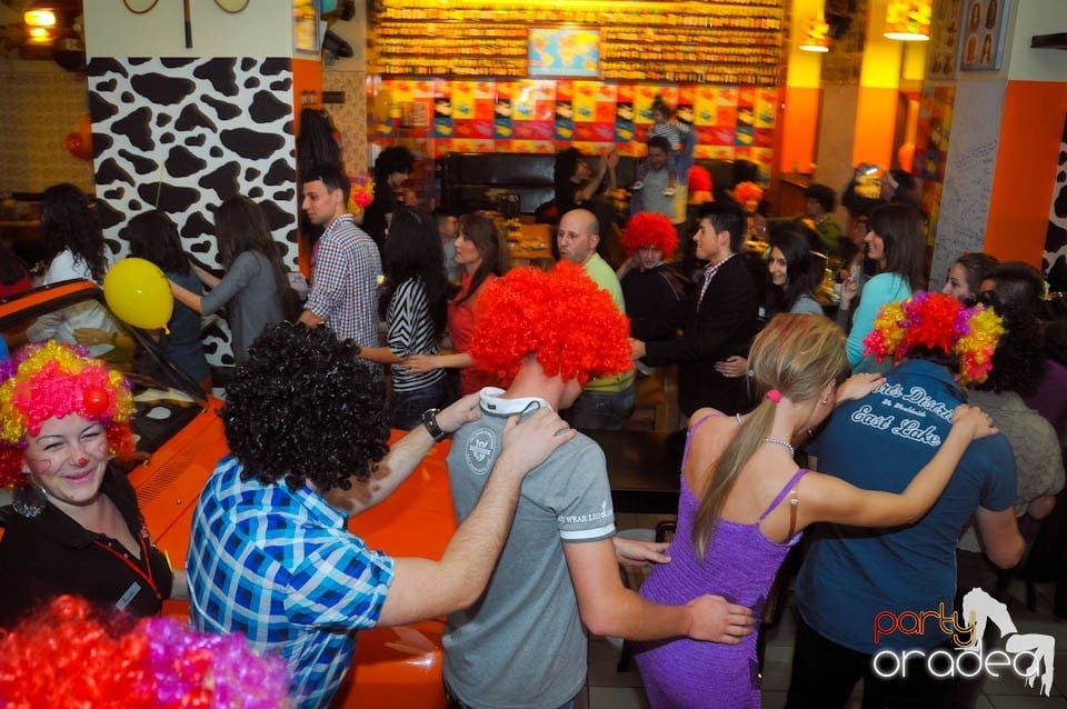 Crazy Party în Lactobar Retro Bistro,
