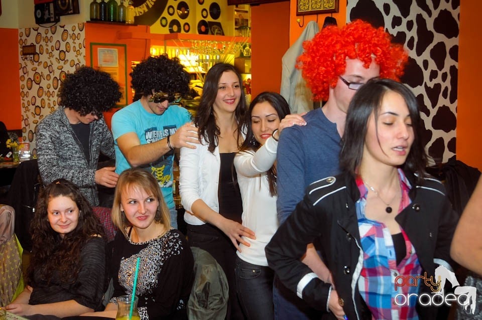 Crazy Party în Lactobar Retro Bistro,
