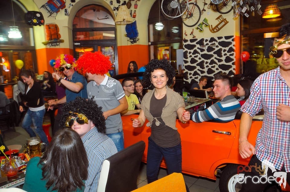 Crazy Party în Lactobar Retro Bistro,